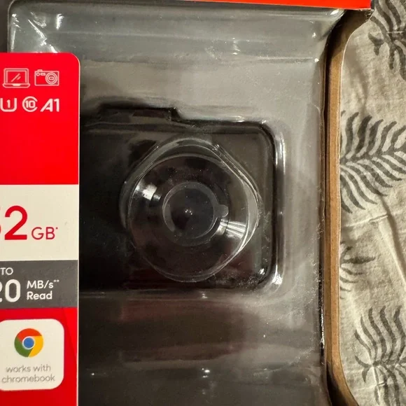 Yada 1080P Roadcam with SanDisk 32GB microSD Card - Picture 7 of 10